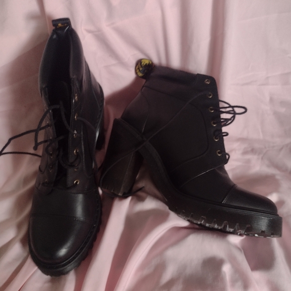 Dr Martens Averil Boots - Picture 8 of 15